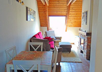 Apartamento en Panticosa, ático dúplex, abuhardillado, muy luminoso, amplio, con CHIMENEA, con bonitas vistas, ascensor, calefacción, piscina.
