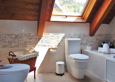 Apartamento en Panticosa, ático dúplex, abuhardillado, muy luminoso, amplio, con CHIMENEA, con bonitas vistas, ascensor, calefacción, piscina.