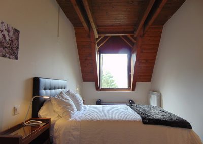 Apartamento en Panticosa, ático dúplex, abuhardillado, muy luminoso, amplio, con CHIMENEA, con bonitas vistas, ascensor, calefacción, piscina.