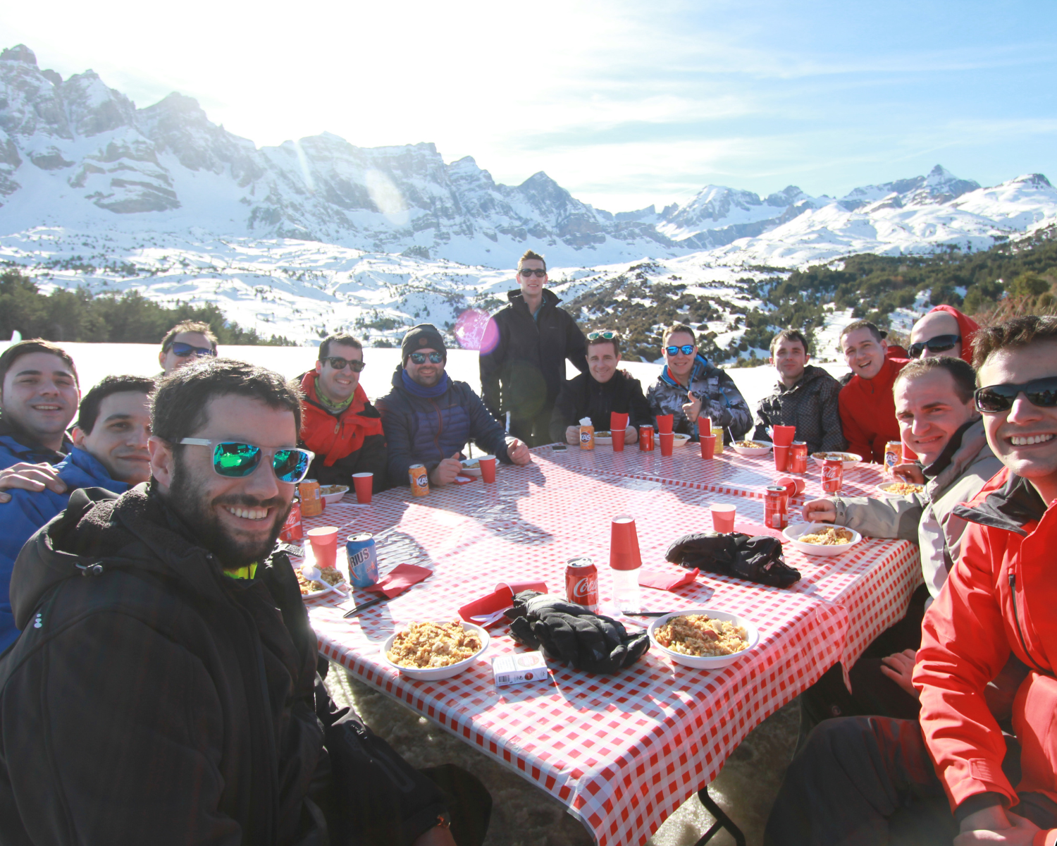 19 Actividad de motos y comida en los Pirineos