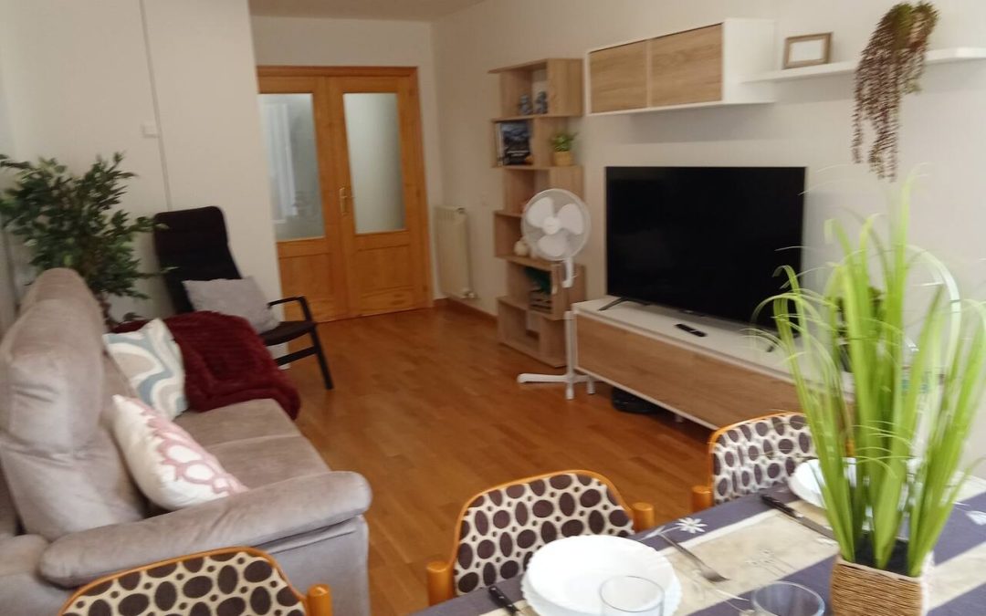 Apartamento céntrico en Sabiñánigo · 2 terrazas · Carga VE