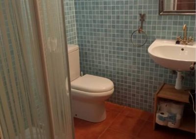 Casa Batán - baño completo en Larrés