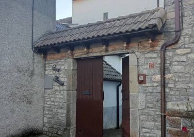 Casa Batán - letrero de entrada de la casa rural en Larrés